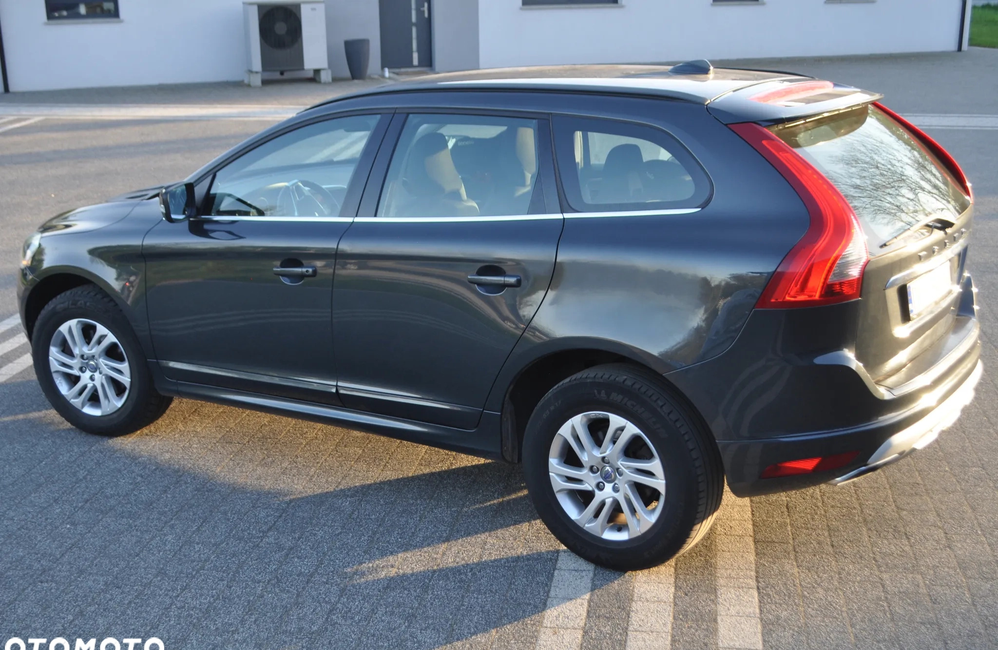 Volvo XC 60 cena 67500 przebieg: 184000, rok produkcji 2014 z Legnica małe 742